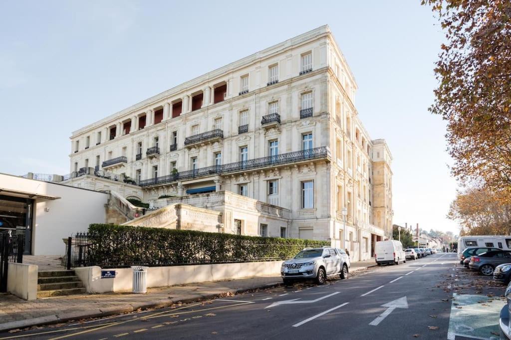 Grand - Magnifique Bord De Appartement
